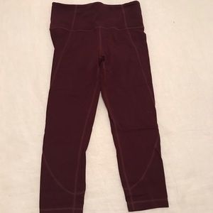 Athleta Powervita Capri Pant Maroon